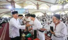 Lepas 2.396 Calon Jemaah Haji, Plh Wali Kota Bandung: Kesehatan Adalah Hal Terpenting