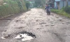 Jalan di Daerah Rusak, Bupati Garut Kritik Presiden Joko Widodo