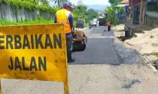 Lantaran Minim Anggaran, Pemda KBB Hanya Mampu Perbaiki Jalan Rusak Sepanjang 1,6 Kilometer di Batujajar 