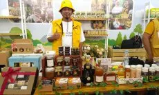 Gokil, Wisudawan Petani Milenial Angkatan 2022 Ini Ciptakan Skin Care dari Madu