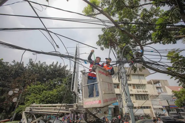 Tahun Ini, Pemkot Bandung Targetkan Jalan Riau Bebas Kabel Udara 