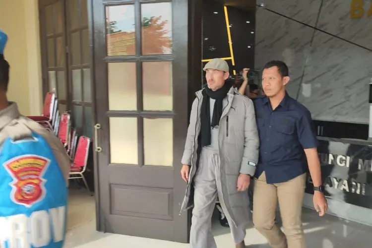 Ludahi Imam Masjid di Bandung, WNA Australia Dideportasi