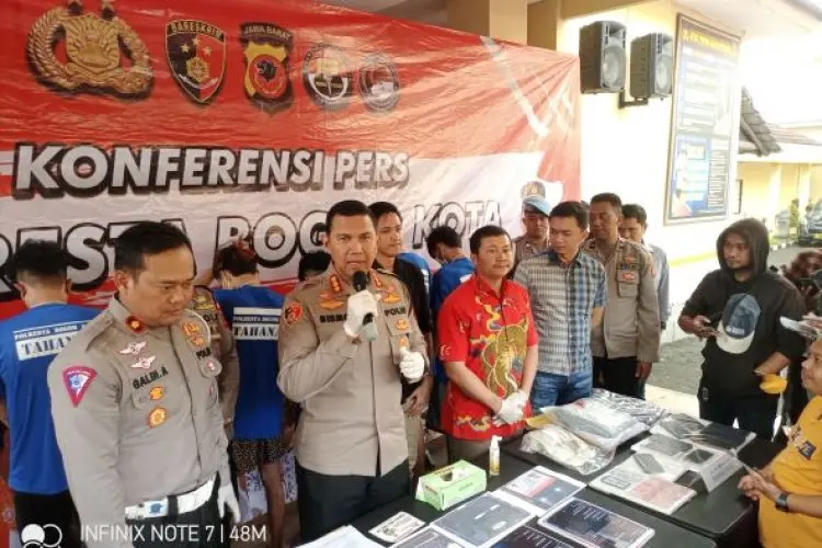 Polisi Ringkus Pelaku Penipuan Pembuatan SIM, Begini Modusnya 