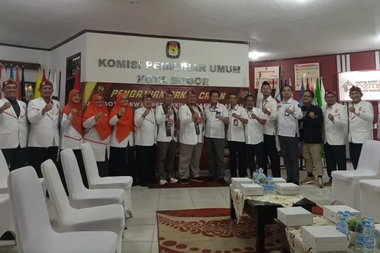 Tanggal 8 Pukul 8, PKS Bogor Daftar Bacaleg ke KPU, 30 Persen Lulusan S2