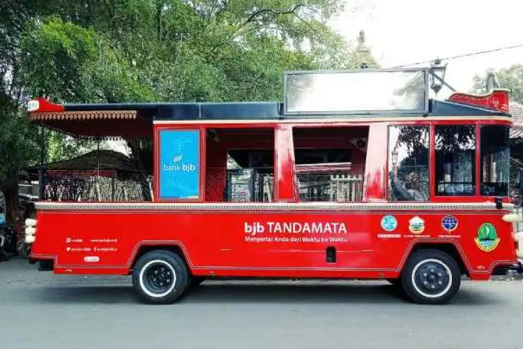 8 Unit Bus Bandros dari Jabar Turut Mengarak Kontingen SEA Games 2023