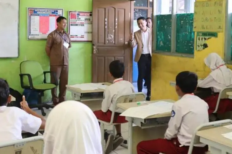 Hengki Kurniawan Tanggapi Persoalan Sarpras Pendidikan di Sekolah yang Rusak di KBB