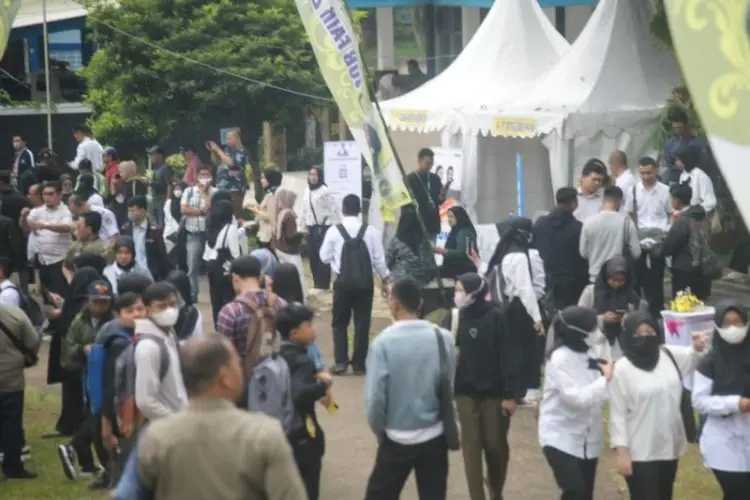 Hampir 10 Ribu Warga Daftar Melamar Pekerjaandi Bursa Kerja Purwakarta