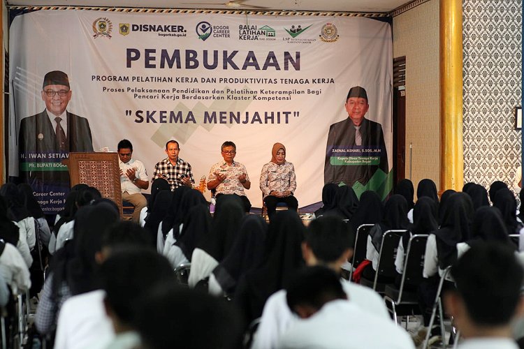 Ratusan Masyarakat Bogor Ikut Pelatihan Menjahit Berkat Dana Aspirasi Legislator asal Partai Gerindra