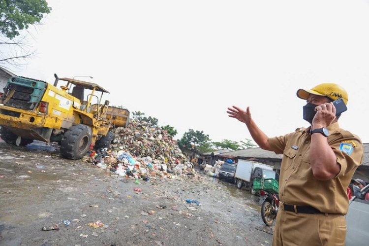 Sampah Numpuk di TPS Ciwastra, Ema: Perumda Pasar Tanggung Jawab!