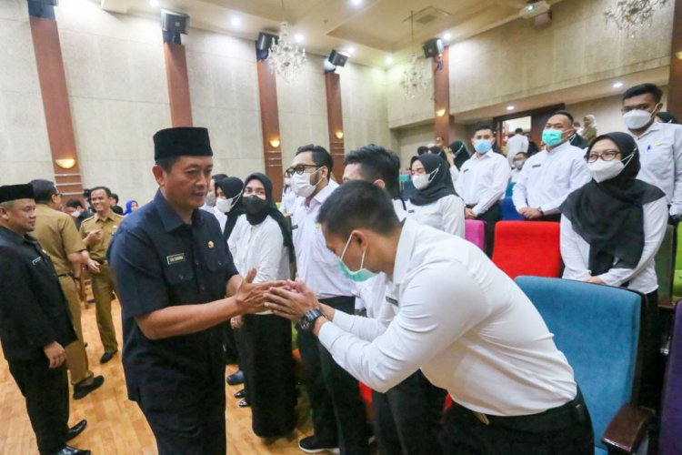 Pelaksana Harian Wali Kota Bandung Lantik 388 Nakes PPPK