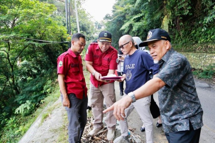 DPRD Jabar Tinjau Perbaikan Ruas Jalan Provinsi di KBB
