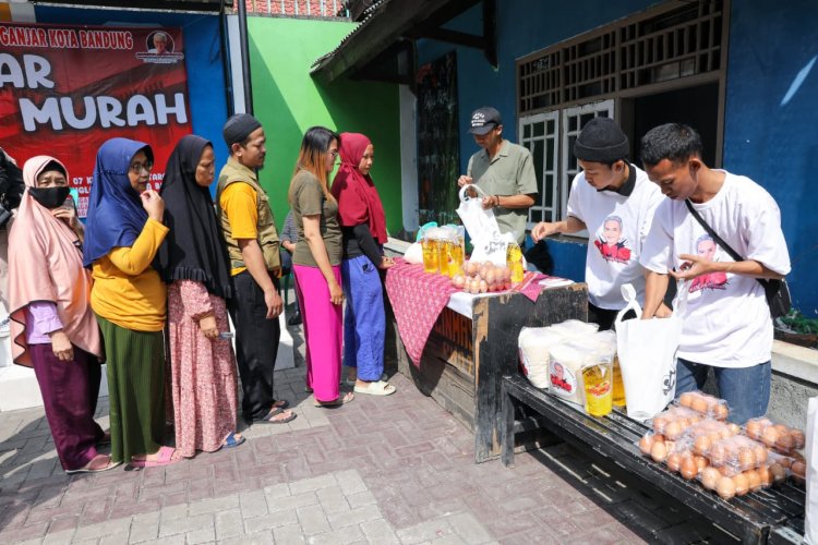 Ratusan Warga Bandung  Serbu Pasar Murah OMG Jabar