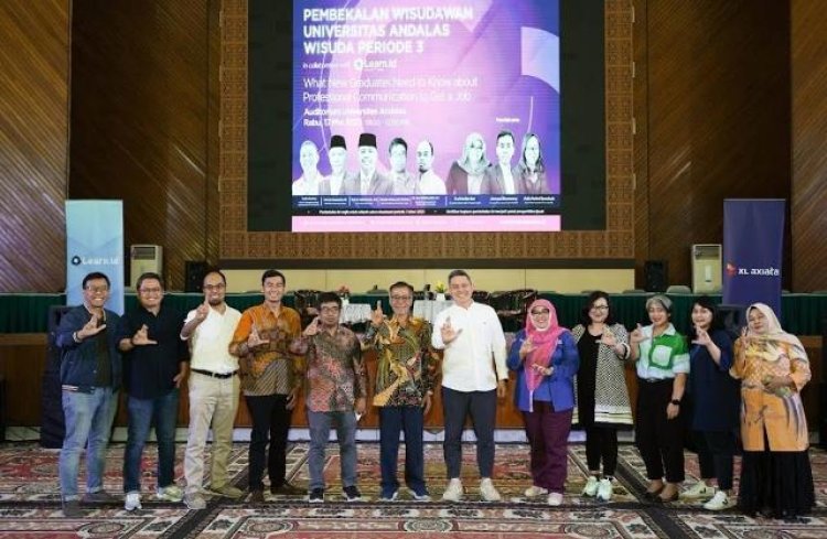 XLFL Beri Tips Hadapi Dunia Kerja Bagi Mahasiswa Padang dan Bandung