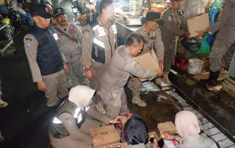 Pedagang Kantongi Surat Izin Palsu, 600 Botol Miras Disita Satpol PP Kota Bogor