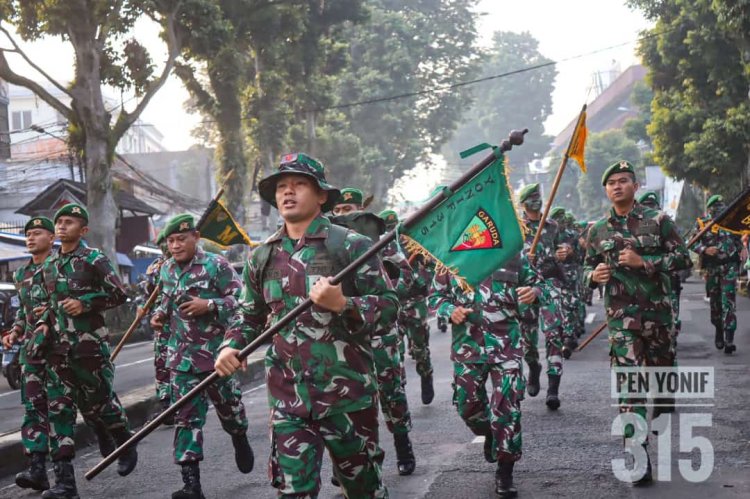 Yonif 315/GRD Gelar Tradisi Penjemputan Komandan Baru di Balai Kota Bogor, Ini Pesan Dedie