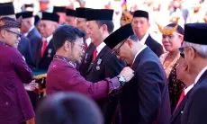 Gegara Beras Carita Makmur, Iwan Setiawan Raih Satyalencana Wira Karya 2023
