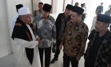 Kunjungi Ponpes Darul Ma'arif Rahayu Bandung, Prabowo dan Iwan Bule Disanjung