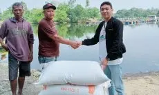 Silaturahmi ke Nelayan Tambak Karawang, KNP Gelontorkan Bantuan