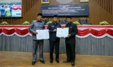 Pemkot Sampaikan Lima Raperda Kepada DPRD Kota Bandung