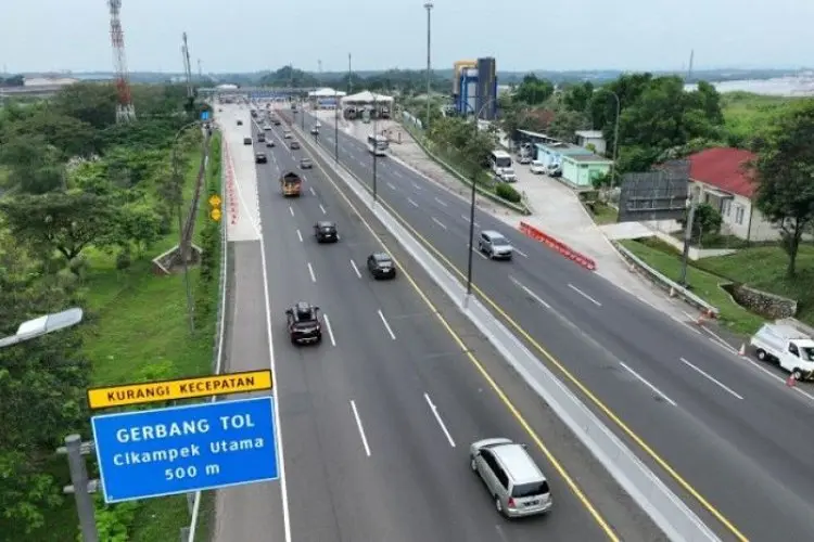 Hampit 40 Ribu Kendaraan Masuk Bandung Lewat Cipularang, 38 Ribu Menuju Puncak