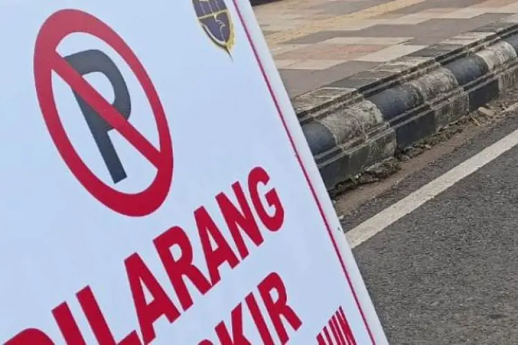 Kendaraan Bermotor di Kecamatan Bandung Wetan Dilarang Parkir Sembarangan