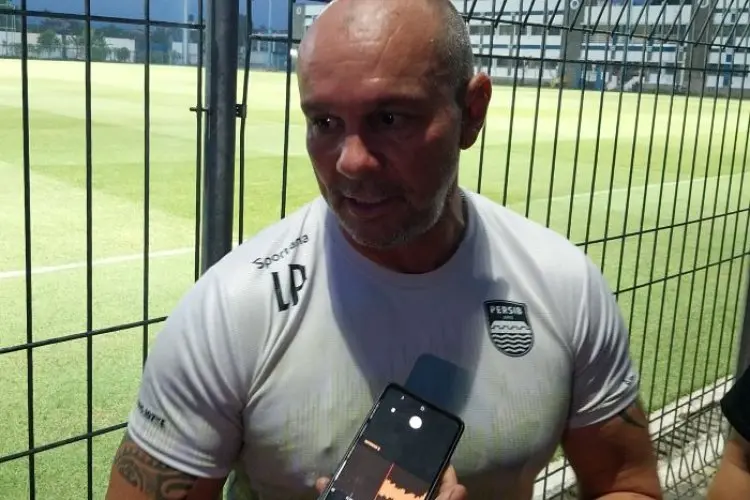 Debut Pahit Putra Sheva Sanggasi di Persib: Kebobolan Tiga Gol, Dapat Dukungan Penuh dari Luizinho Passos