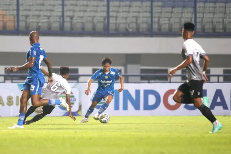 Persib Kalahkan Dewa United 2-1 dalam Laga Uji Coba