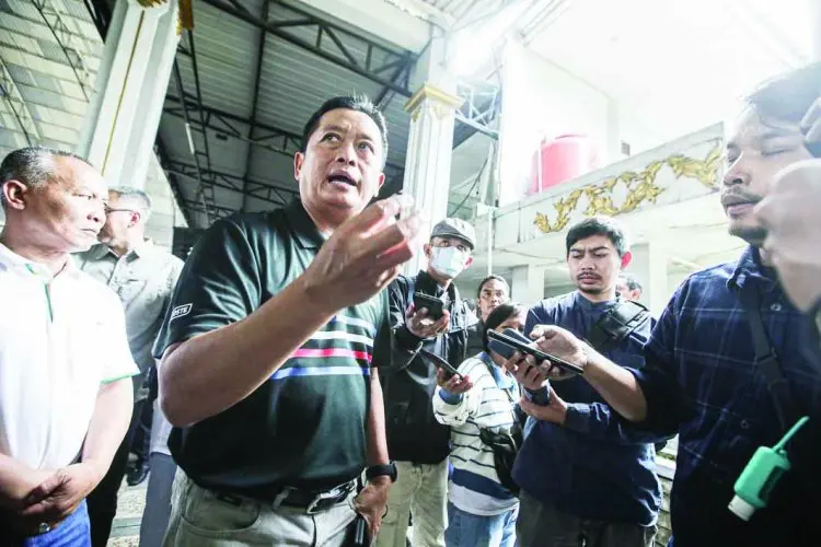 Pemkot Bandung Pastikan Tindak Tegas Pelanggar Ketertiban, Sikat Reklame Liar Hingga PKL Melanggar