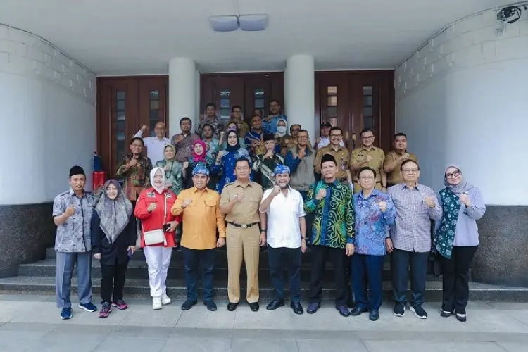 DPD RI Acungi Jempol Industri Kreatif Kota Bandung