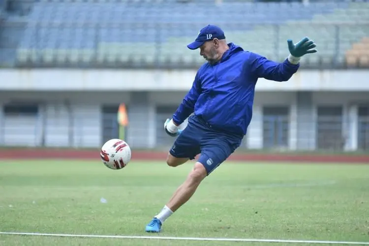 Luizinho Passos Lega Para Kiper Persib Mulai Pulih