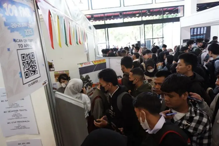 Dedi Mulyadi Minta Disnakertrans Jabar Segera Petakan Kebutuhan Tenaga Kerja 2026 untuk Kawasan Industri