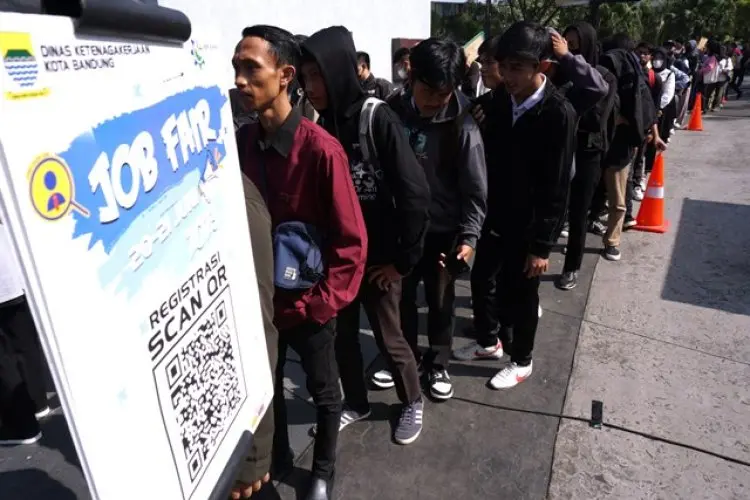 Disnaker Kabupaten Cirebon Minta Perbaikan Sistem Rekrutmen Pekerja