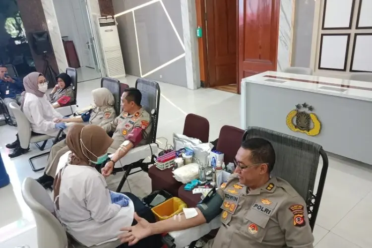 Semarakan HUT Bhayangkara, Polrestabes Bandung dan Jajaran Lakukan Donor Darah