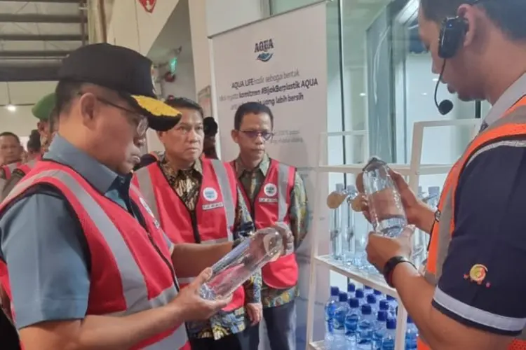 Kunjungi Pabrik AQUA Mekarsari, Tim Wantannas RI Bahas Ketahanan Air Nasional