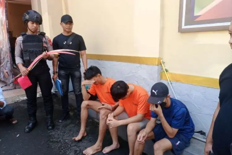 Polisi Ringkus Pelajar SMP Pembawa Celurit, Dua Tawuran Antar Geng Berhasil Digagalkan 