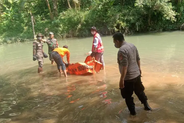 Geger... Mayat Laki-laki di Sungai Cipangaur Ditemukan Tanpa Identitas