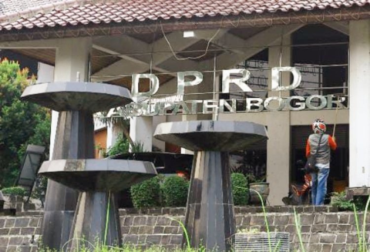 Badan Kehormatan DPRD Kabupaten Bogor 'Pinjam' EK dari Rutan Polres Bogor, EK Terancam Diberhentikan? 