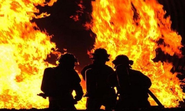 Petugas Berhasil Padamkan Kebakaran Pasar Caringin