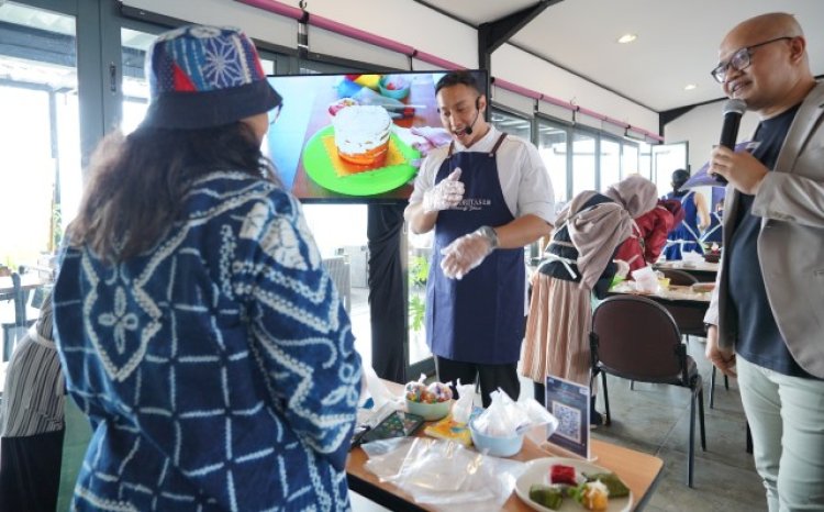 First Media Hadirkan First Rewards di Kota Bandung melalui Aktivitas Cake Decorating Class