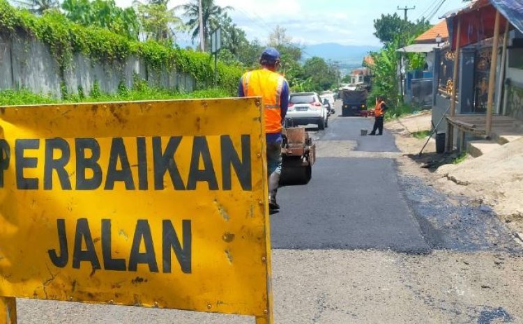 Meski Tak Menyeluruh, Pemda KBB Mulai Lakukan Pengerjaan Perbaikan 18 Ruas Jalan di 10 Kecamatan ini
