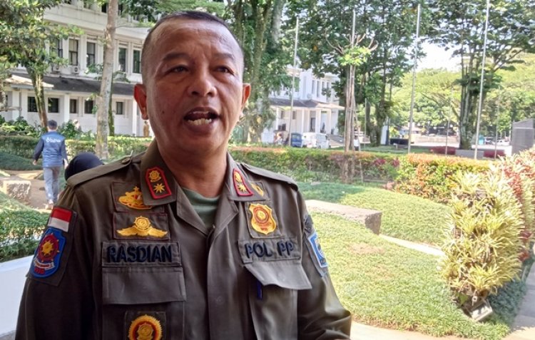 Satpol PP Kota Bandung Imbau Pedagang Hewan Kurban Dilarang Beraktivitas di Trotoar 