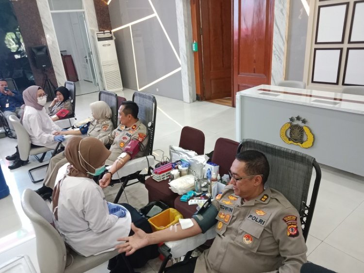 Semarakan HUT Bhayangkara, Polrestabes Bandung dan Jajaran Lakukan Donor Darah