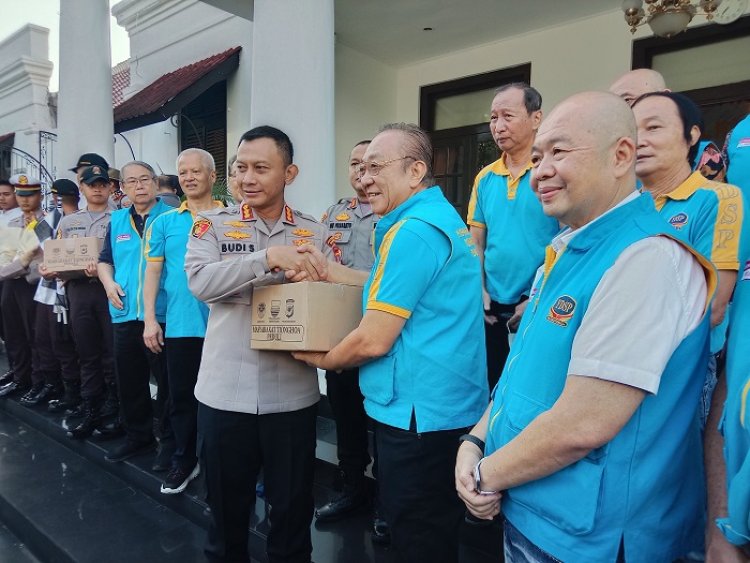 Gandeng Polrestabes Bandung, Masyarakat Tionghoa Peduli Sebar Ribuan Paket Sembako