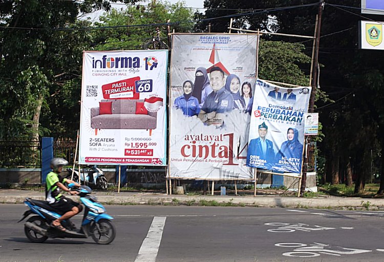 Unik, Baliho Bacaleg Partai Demokrat Kabupaten Bogor Layaknya Poster Film Ayat-ayat Cinta