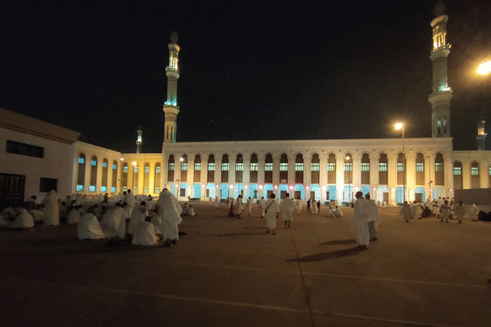 Jutaan Jamaah Haji Bergerak Menuju Padang Arafah