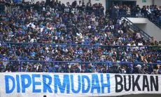 Bobotoh Luapkan Kekecewaan Usai Persib Ditahan Imbang 1-1 Madura United di Stadion GBLA