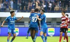 FOTO: Persib Ditahan Imbang 1-1 Madura United di Stadion GBLA