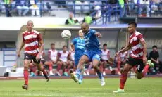 Persaingan Sengit di Papan Bawah Liga 1 Indonesia: Enam Tim Bertarung Mati-Matian Hindari Degradasi Jelang Akhir Musim