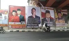 Kembali Jadi Sorotan, Baliho dan Banner Vicky Prasetyo Bertebaran di KBB, Mau Nyabup?
