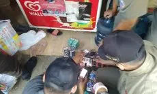 Lakukan Operasi Penindakan, Satpol PP Kota Cimahi dan Bea Cukai Kembali Sita Ratusan Rokok Ilegal